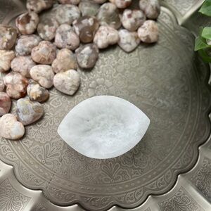 Medium selenite bowl
